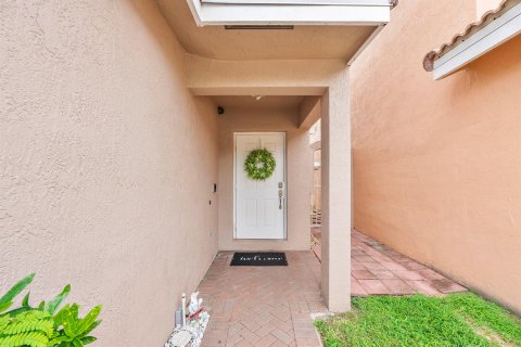 House in Sunrise, Florida 3 bedrooms, 168.62 sq.m. № 2087008 - photo 6