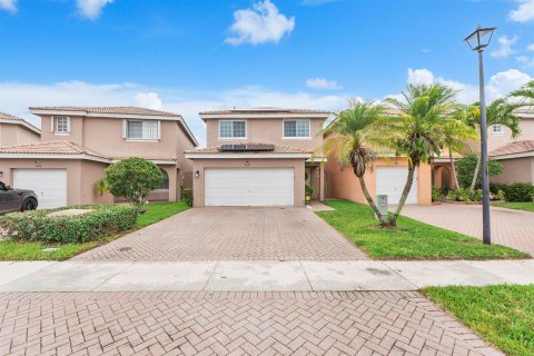 House in Sunrise, Florida 3 bedrooms, 168.62 sq.m. № 2087008 - photo 4