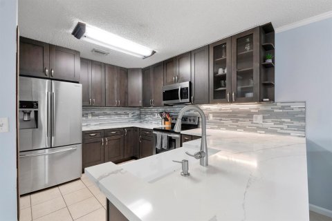 House in Sunrise, Florida 3 bedrooms, 168.62 sq.m. № 2087008 - photo 14