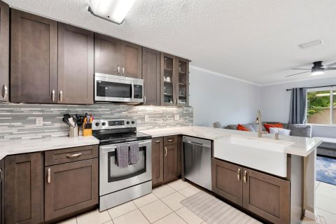House in Sunrise, Florida 3 bedrooms, 168.62 sq.m. № 2087008 - photo 15