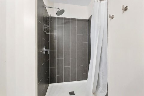 House in Sunrise, Florida 3 bedrooms, 168.62 sq.m. № 2087008 - photo 30
