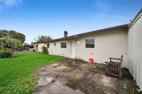 Villa ou maison à vendre à Lehigh Acres, Floride: 3 chambres, 105.35 m2 № 2277192 - photo 24
