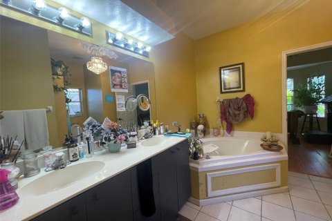 Villa ou maison à vendre à Sarasota, Floride: 3 chambres, 181.62 m2 № 2167403 - photo 10