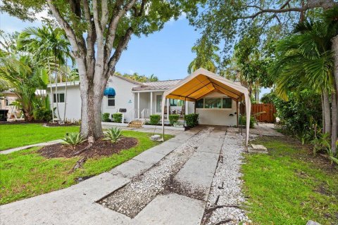Casa en alquiler en Fort Lauderdale, Florida, 2 dormitorios, 147.81 m2 № 2187559 - foto 2