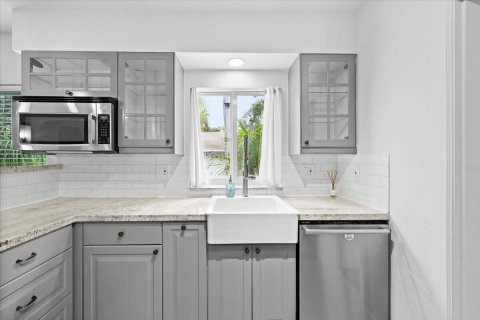 Casa en alquiler en Fort Lauderdale, Florida, 2 dormitorios, 147.81 m2 № 2187559 - foto 11