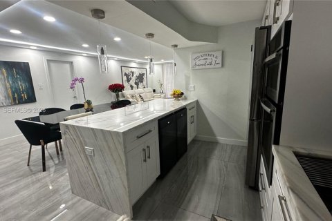 Купить кондоминиум в Авентура, Флорида 2 спальни, 116.22м2, № 2153948 - фото 4