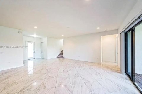 House in Ave Maria, Florida 5 bedrooms, 327.2 sq.m. № 2054354 - photo 10