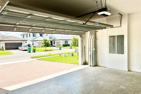 House in Ave Maria, Florida 5 bedrooms, 327.2 sq.m. № 2054354 - photo 23