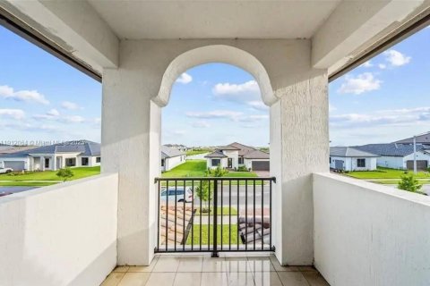 House in Ave Maria, Florida 5 bedrooms, 327.2 sq.m. № 2054354 - photo 16