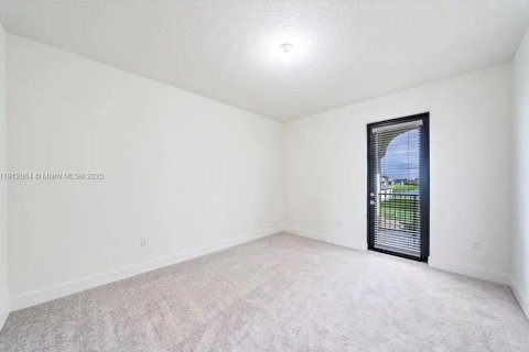 House in Ave Maria, Florida 5 bedrooms, 327.2 sq.m. № 2054354 - photo 17