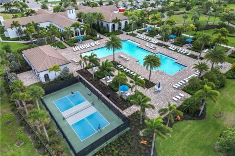 House in Ave Maria, Florida 5 bedrooms, 327.2 sq.m. № 2054354 - photo 27