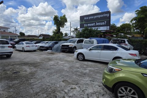 Commercial property in West Park, Florida № 1932242 - photo 11