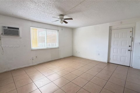 Appartement à louer à Hialeah, Floride: 1 chambre, 35.49 m2 № 2029909 - photo 3