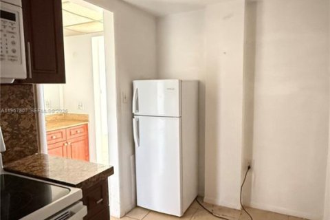 Appartement à louer à Hialeah, Floride: 1 chambre, 35.49 m2 № 2029909 - photo 8