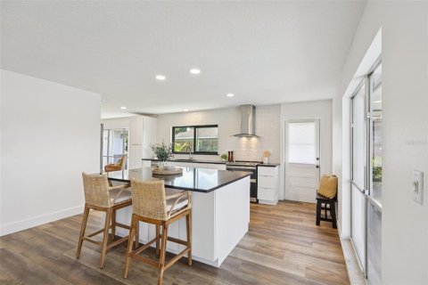 House in Palm Bay, Florida 3 bedrooms, 179.3 sq.m. № 1902050 - photo 20