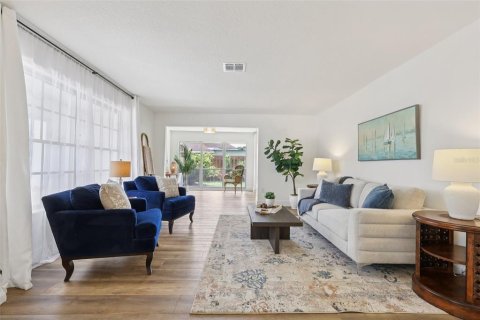House in Palm Bay, Florida 3 bedrooms, 179.3 sq.m. № 1902050 - photo 8