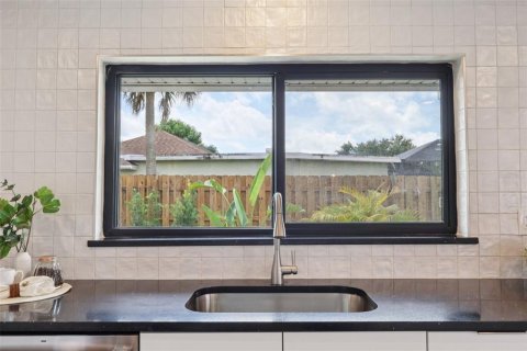 House in Palm Bay, Florida 3 bedrooms, 179.3 sq.m. № 1902050 - photo 26