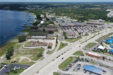 Commercial property in Sebring, Florida 1629.23 sq.m. № 2291190 - photo 2