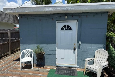 Снять в аренду коммерческую недвижимость в Дания-Бич, Флорида 1 спальня, № 2066784 - фото 5