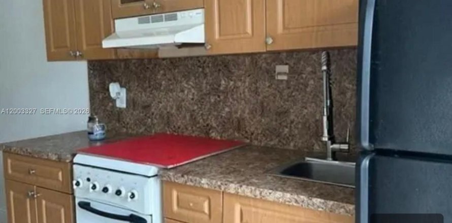 Коммерческая недвижимость в Дания-Бич, Флорида 1 спальня № 2066784