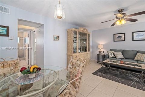Condominio en alquiler en Hallandale Beach, Florida, 1 dormitorio, 60.39 m2 № 1890902 - foto 11