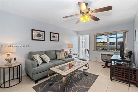 Condominio en alquiler en Hallandale Beach, Florida, 1 dormitorio, 60.39 m2 № 1890902 - foto 9