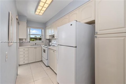 Condominio en alquiler en Hallandale Beach, Florida, 1 dormitorio, 60.39 m2 № 1890902 - foto 8