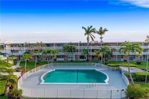 Condominio en alquiler en Hallandale Beach, Florida, 1 dormitorio, 60.39 m2 № 1890902 - foto 24