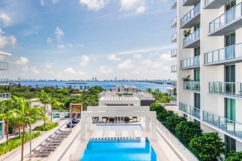Condo in Miami, Florida, 1 bedroom  № 1753100 - photo 12