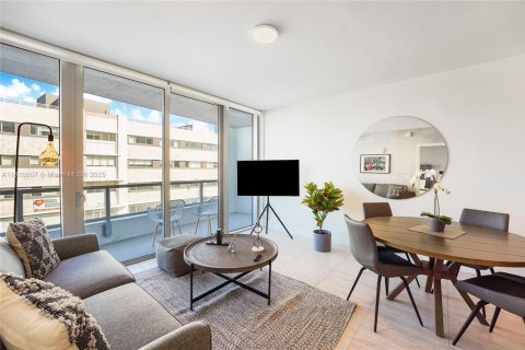 Condo in Miami, Florida, 1 bedroom  № 1753100 - photo 5
