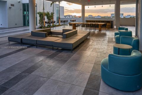 Condo in Miami, Florida, 1 bedroom  № 1753100 - photo 22