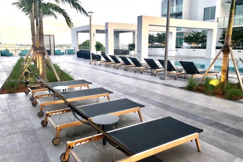 Condo in Miami, Florida, 1 bedroom  № 1753100 - photo 20