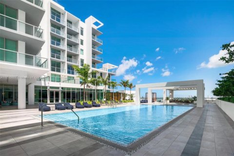 Condo in Miami, Florida, 1 bedroom  № 1753100 - photo 1