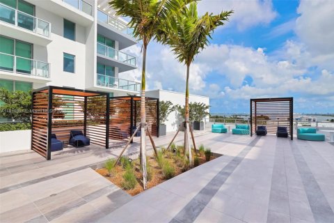 Condo in Miami, Florida, 1 bedroom  № 1753100 - photo 19