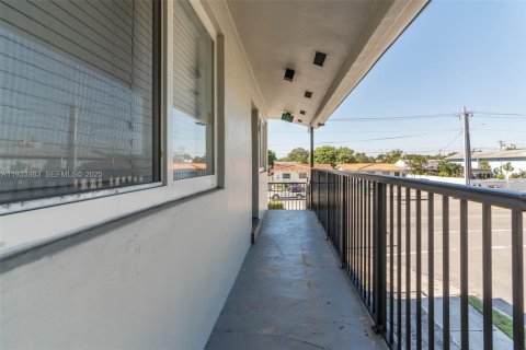 Apartamento en alquiler en Miami, Florida, 55.74 m2 № 1993510 - foto 8