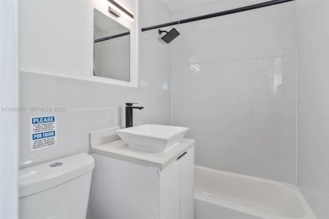 Apartamento en alquiler en Miami, Florida, 55.74 m2 № 1993510 - foto 3