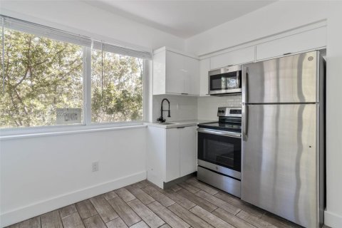 Estudio en Miami, Florida № 1993510