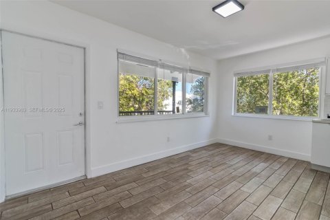 Apartamento en alquiler en Miami, Florida, 55.74 m2 № 1993510 - foto 5