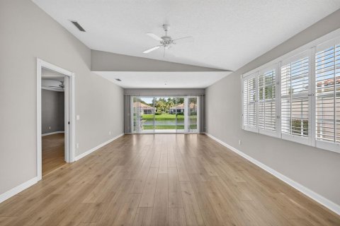 Villa ou maison à vendre à Palm City, Floride: 2 chambres, 156.08 m2 № 2087411 - photo 16