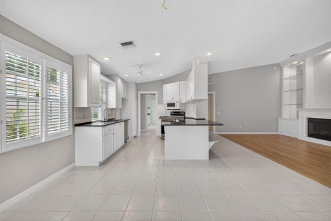 Villa ou maison à vendre à Palm City, Floride: 2 chambres, 156.08 m2 № 2087411 - photo 11