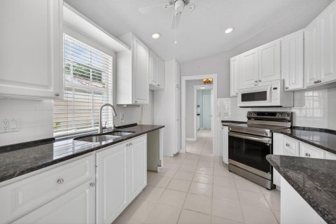 Villa ou maison à vendre à Palm City, Floride: 2 chambres, 156.08 m2 № 2087411 - photo 15