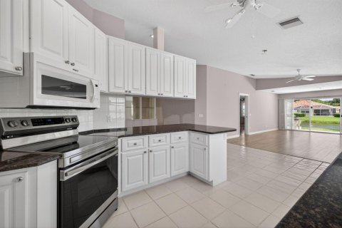 Villa ou maison à vendre à Palm City, Floride: 2 chambres, 156.08 m2 № 2087411 - photo 13