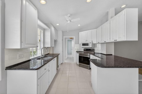 Villa ou maison à vendre à Palm City, Floride: 2 chambres, 156.08 m2 № 2087411 - photo 12
