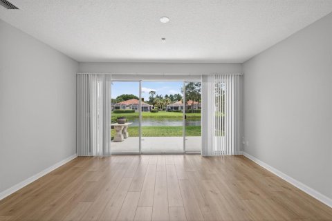 Villa ou maison à vendre à Palm City, Floride: 2 chambres, 156.08 m2 № 2087411 - photo 19