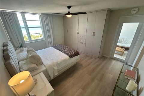 Condo in Miami Beach, Florida, 1 bedroom  № 2052483 - photo 28