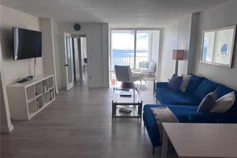 Condo in Miami Beach, Florida, 1 bedroom  № 2052483 - photo 7