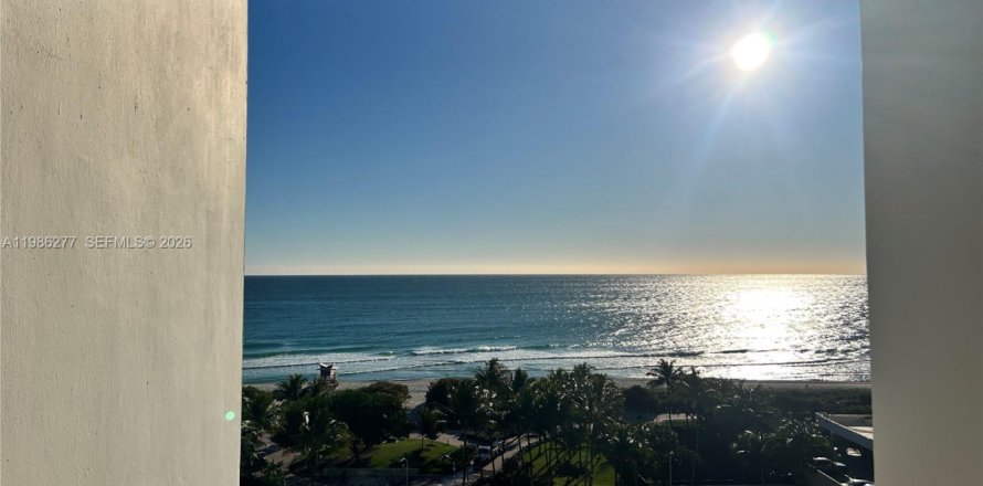 Condo in Miami Beach, Florida, 1 bedroom  № 2052483
