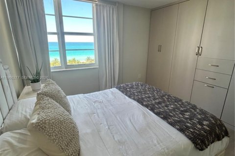 Condo in Miami Beach, Florida, 1 bedroom  № 2052483 - photo 27