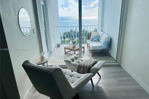 Condo in Miami Beach, Florida, 1 bedroom  № 2052483 - photo 3