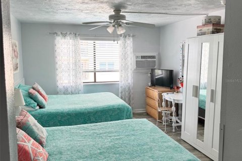 Condo in New Smyrna Beach, Florida, 1 bedroom  № 1905652 - photo 6